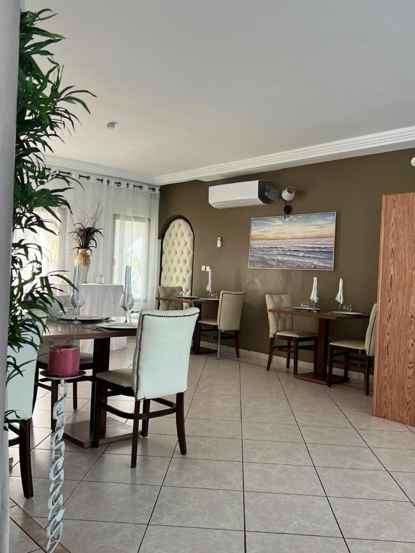 Residence Hoteliere Oceane 利伯维尔 外观 照片