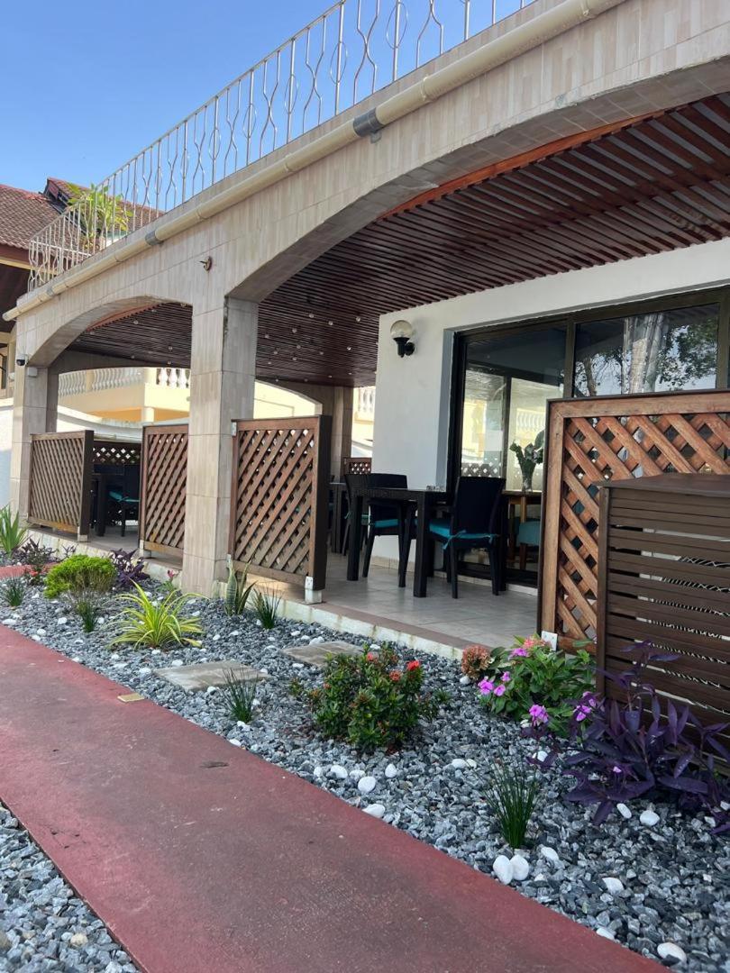 Residence Hoteliere Oceane 利伯维尔 外观 照片