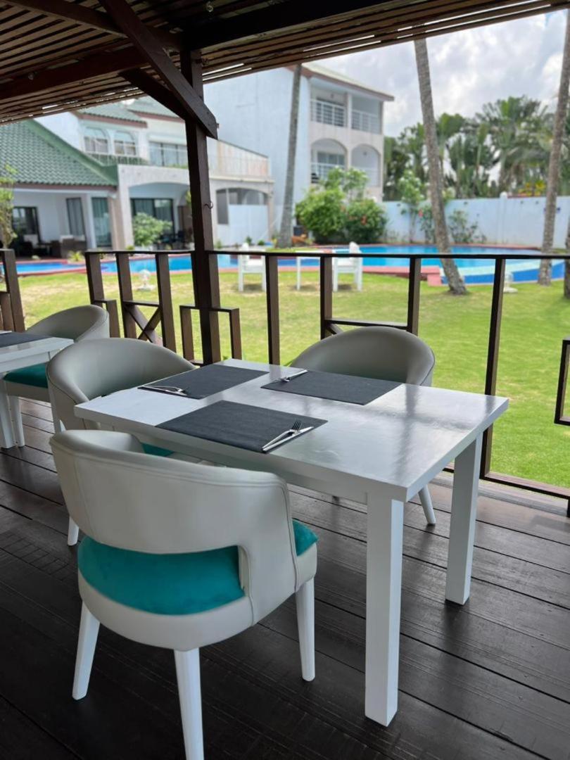 Residence Hoteliere Oceane 利伯维尔 外观 照片
