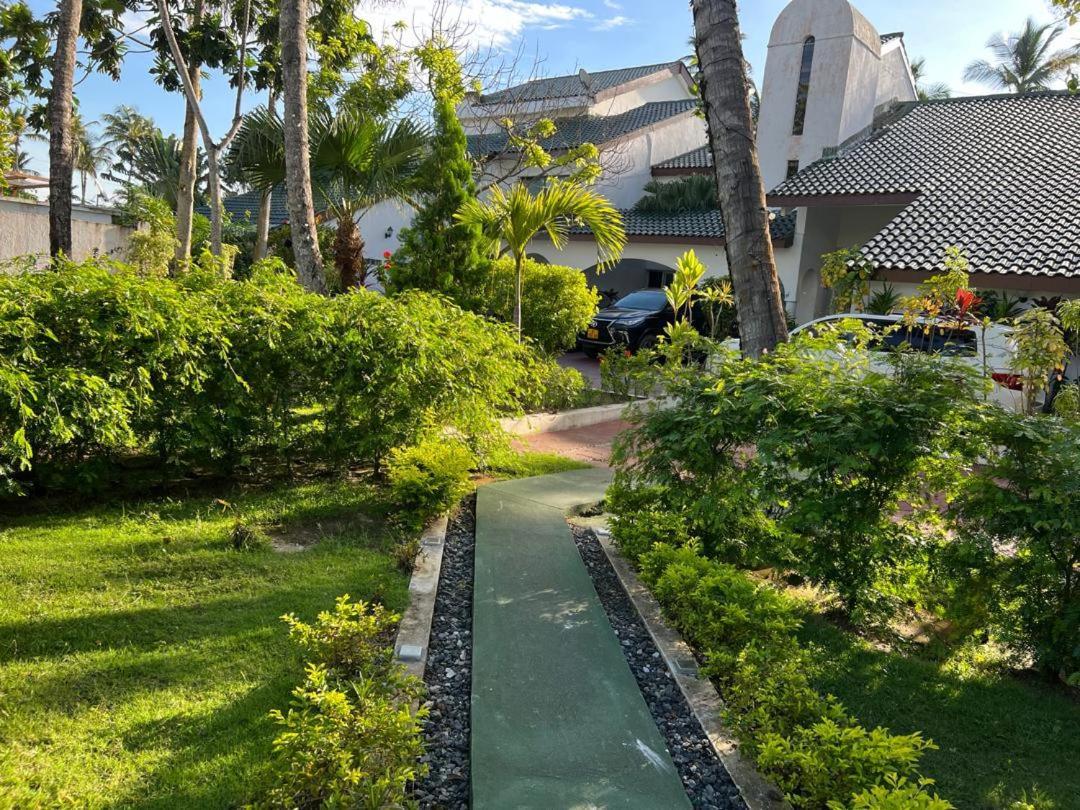 Residence Hoteliere Oceane 利伯维尔 外观 照片