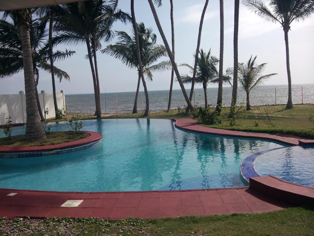 Residence Hoteliere Oceane 利伯维尔 外观 照片